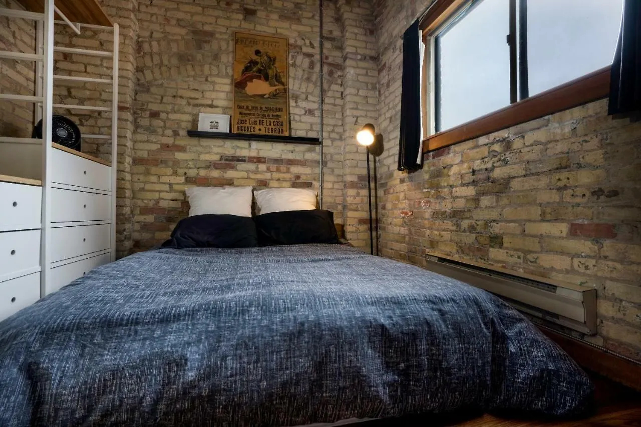 Rustic 1 Bedroom Loft Apartment In Queen Street West Toronto 0*,  Canada